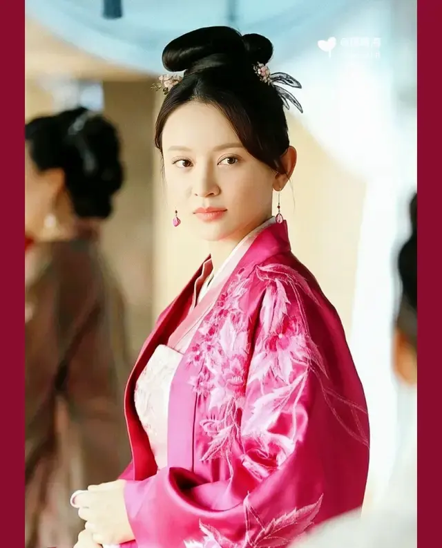 墨兰见明兰赠玉戒破防，盛家姐妹阶层落差具象化呈现 _ 现场图