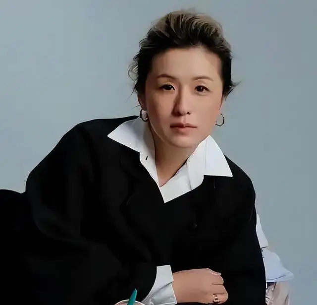 唐嫣赵又廷《爱情没有神话》开播四天撤档，编剧秦雯录音风波牵连剧集 _ 相关图片