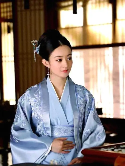 墨兰见明兰赠玉戒破防，盛家姐妹阶层落差具象化呈现 _ 资讯配图